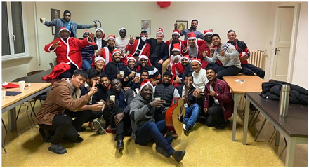 La gioia del Natale invade i corridoi del Collegio Urbano